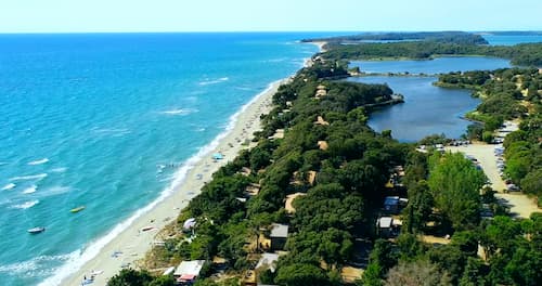 Les plus belles plages pour vos vacances naturistes en Corse