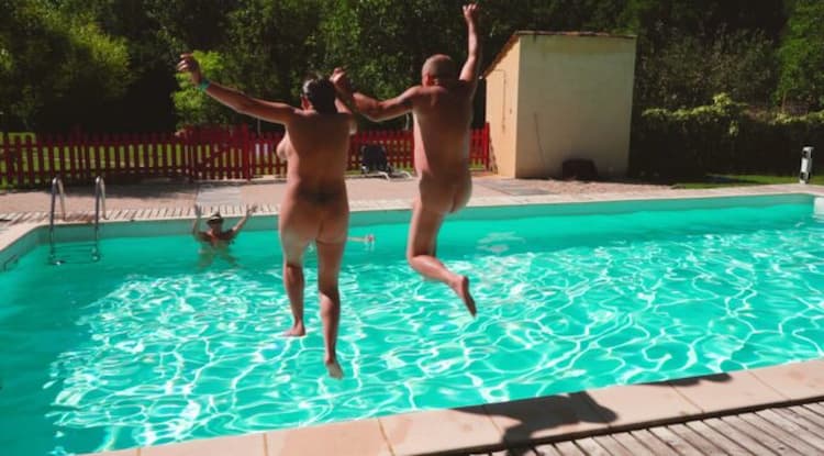 Top 3 des campings naturistes 3 étoiles de 50 places et moins en France