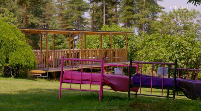 Au-delà du naturisme: Critères essentiels pour choisir le camping idéal