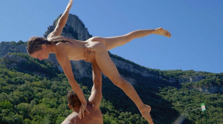 Et si vous testiez le naturisme chez vous !