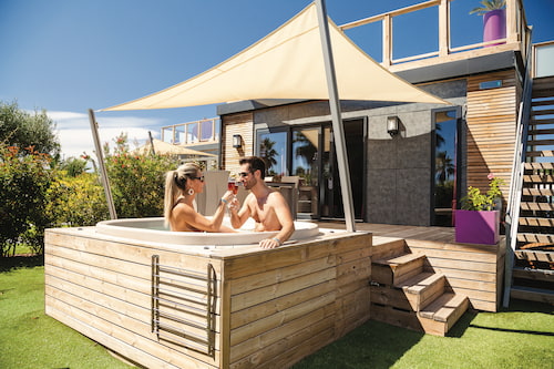 Village Pearl centre René Oltra Cap d'Agde