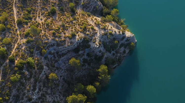 Naturisme et proxémie : l’art de respecter l’espace des autres