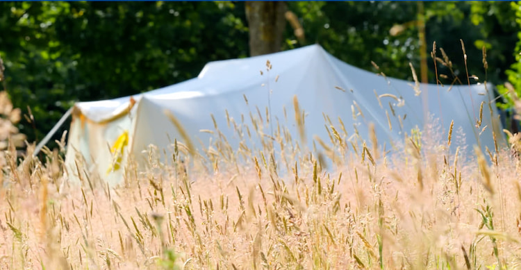 campings Naturisme et Terroirs: authenticité, nature et respect des valeurs naturistes